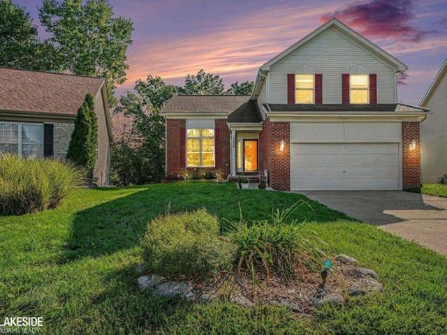 3020 Talon Cir, Lake Orion, MI 48360