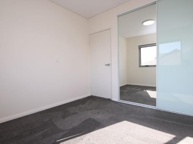 302/106 Brancourt Avenue