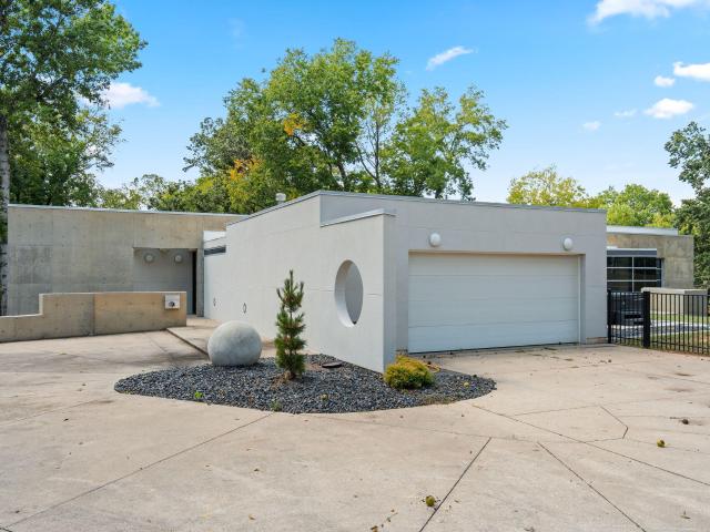 3023 E Inglewood Court
