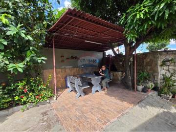 302.00 M² Casa Alugar, 4 Dormitórios localizado em Rua Doutor Aniceto Ribeiro Varejão, 459 próximo a chesf Torrões, Recife, Pernambuco, 50761080 | Brasil