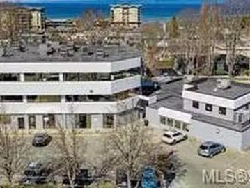 302 154 Memorial Dr, Parksville, BC, V9P 1K7 commercial for.