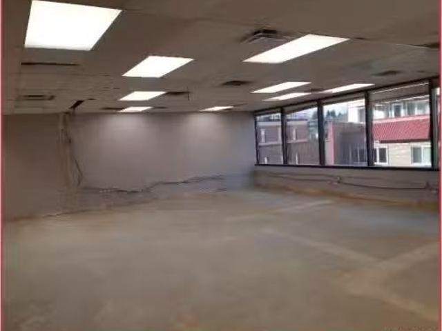 302 17 Church St, Nanaimo, BC, V9R 5H5 commercial for lease.