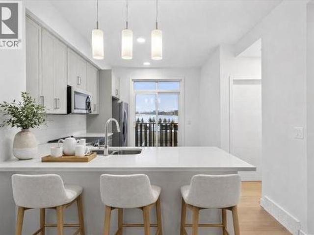302, 30 Rochester View Nw, Calgary, AB, T3L 0M8 house for sale | Listing ID A2324 | Royal LePage