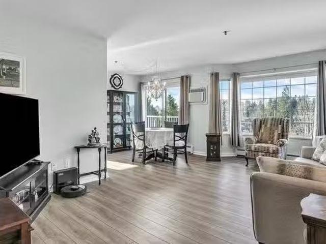 302 33535 King Road, Abbotsford, BC, V2S 6Z5 Single Family P.