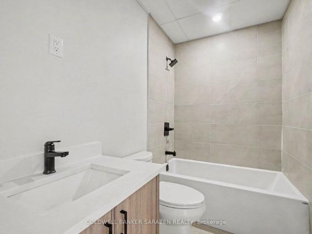 302 42 Mcarthur Avenue, Ottawa