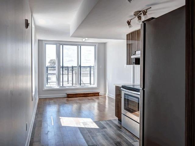 302 7070 Cote Saint Luc Road, Montréal