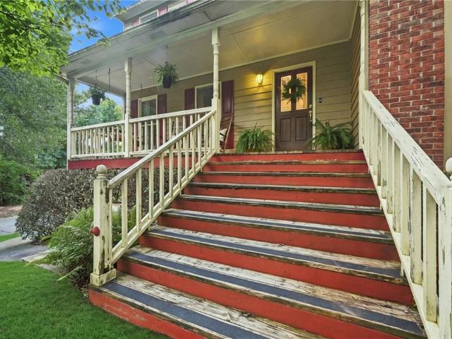 302 Crabapple Court