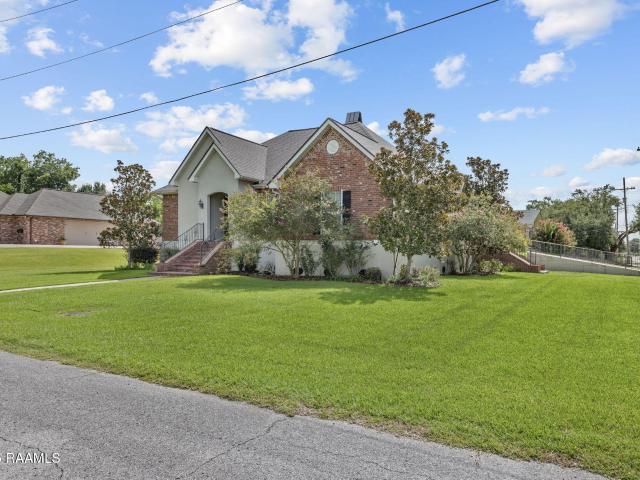 302 Geoffroy St, Erath, LA 70533 | MLS #2500001