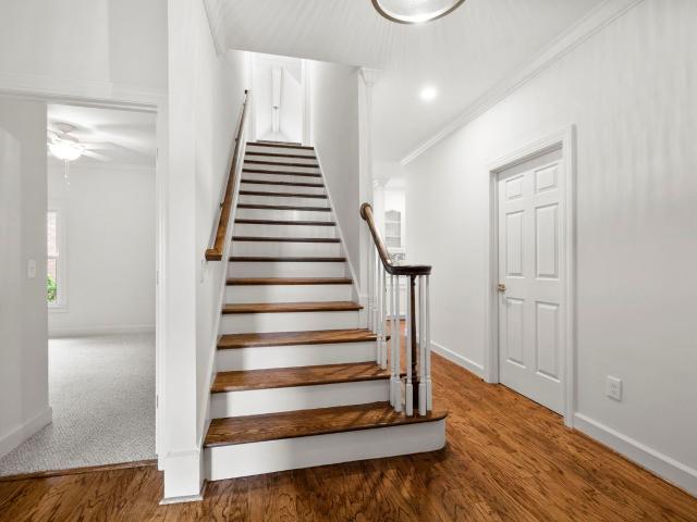 302 Greenview Circle
