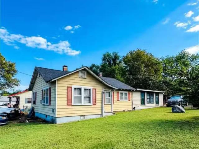 302 E COLLEGE AVE, BERRYVILLE, AR 72616