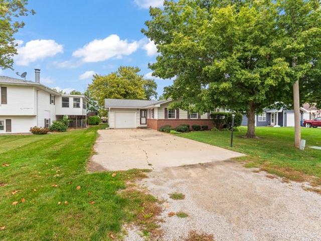 302 E Jackson St, Towanda, IL 61776