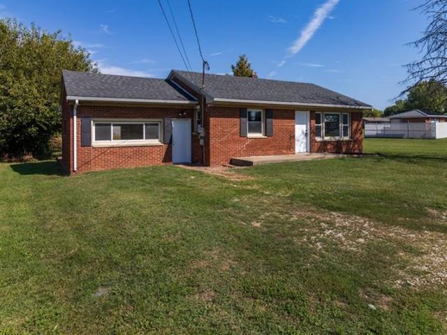 302 E John St, Fort Branch, IN 47648