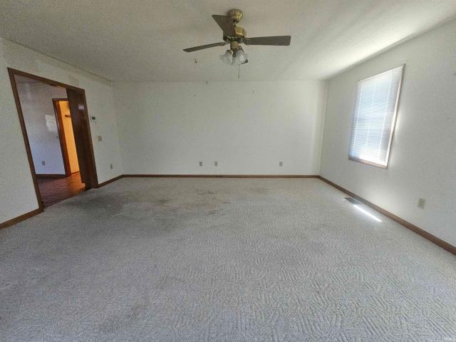 302 E Lewis Lane