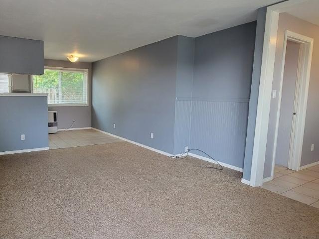302 e poplar