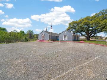 302 E South St, Overton, TX 75684 | MLS #26003
