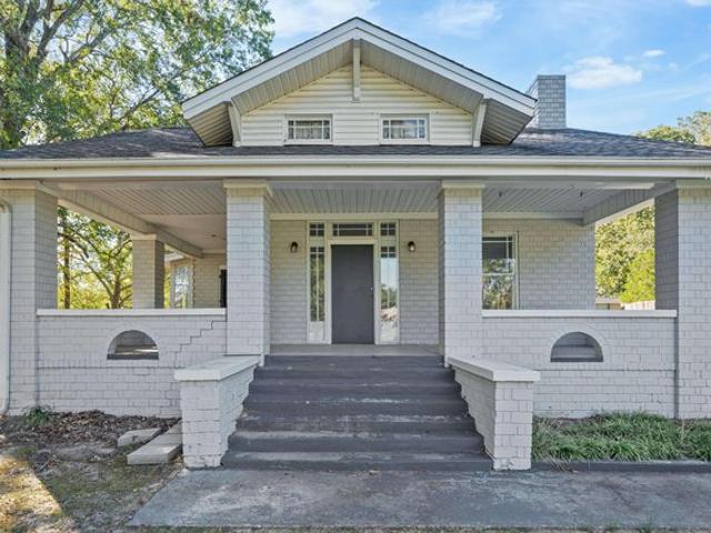 302 Foster Park Dr, Booneville, MS 38829