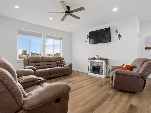 302 Ferdinand Circle