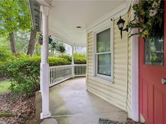 302 Honey Locust WAY