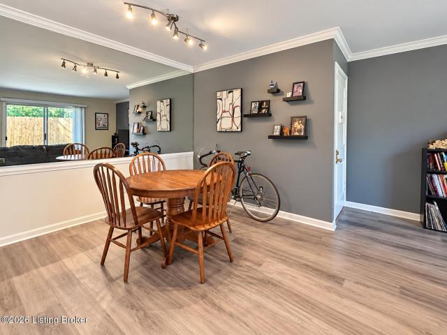 302 Highwood Dr