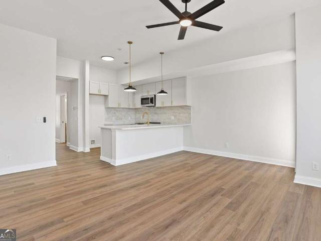 302 Lorch St, Unit 204, Savannah, GA 31401 | MLS #SA351677