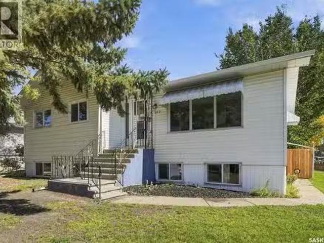 302 Mcmillan Avenue, Saskatoon, SK, S7L 2T5 house for sale.