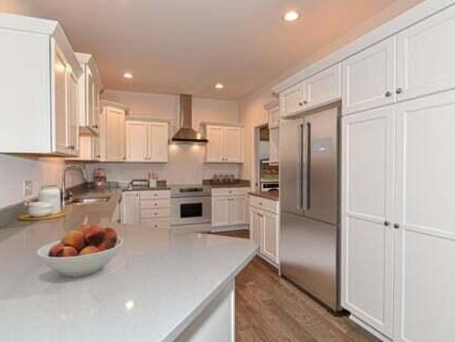 302 N Trailview Cir