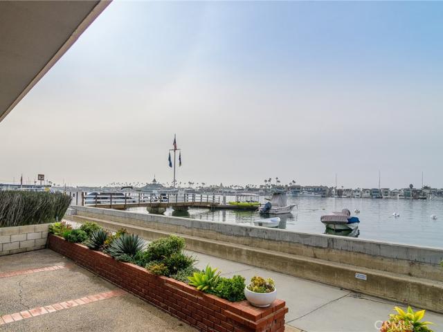 302 S Bay Front