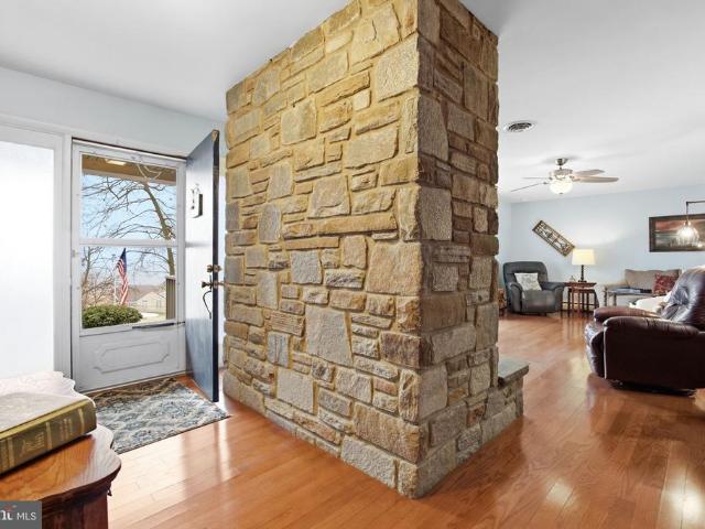 302 Scenic Drive