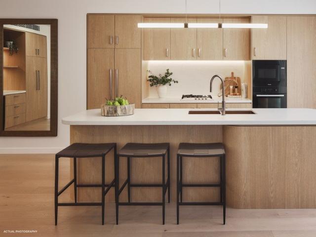 302 Sunny, North Facing High Floor Apartment Nestled In Nature