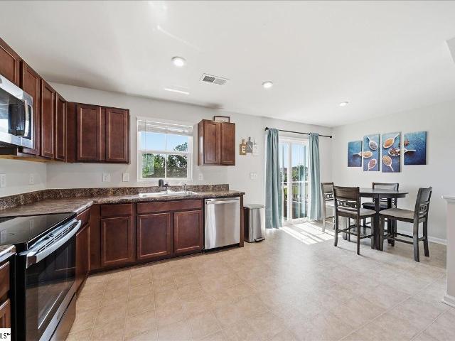 302 Parkridge Way