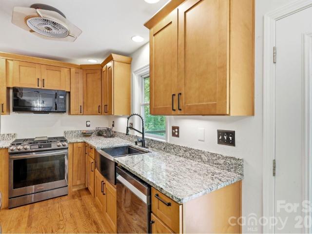 302 Rich Mountain Road