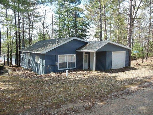 302 Ridge Rd, Harrison, MI 48625