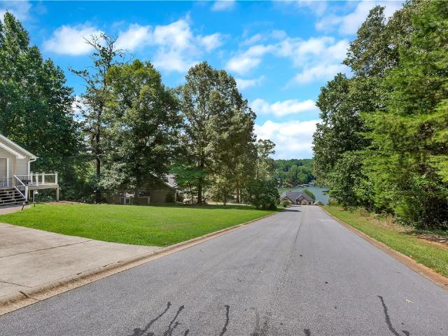 302 Ridgeside Court