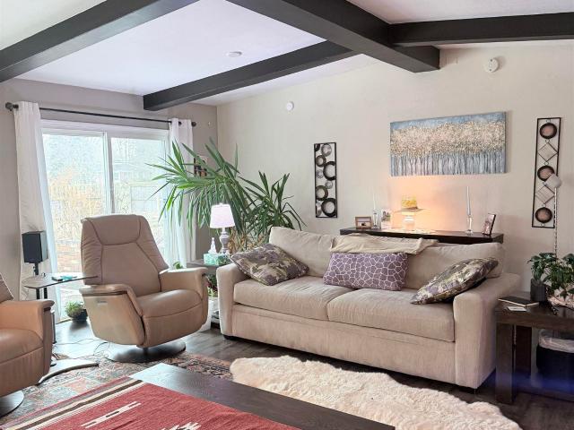 302 W Grand Avenue