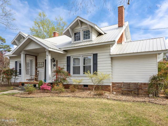 302 W Green Street