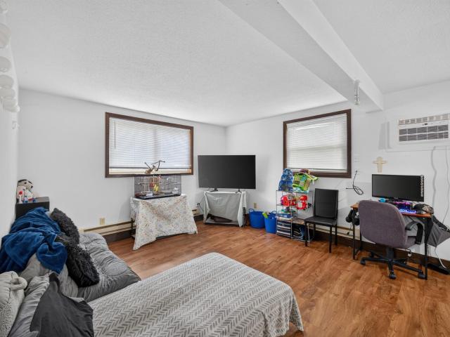 302 W Maple Street