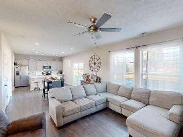 302 W Stellar Way