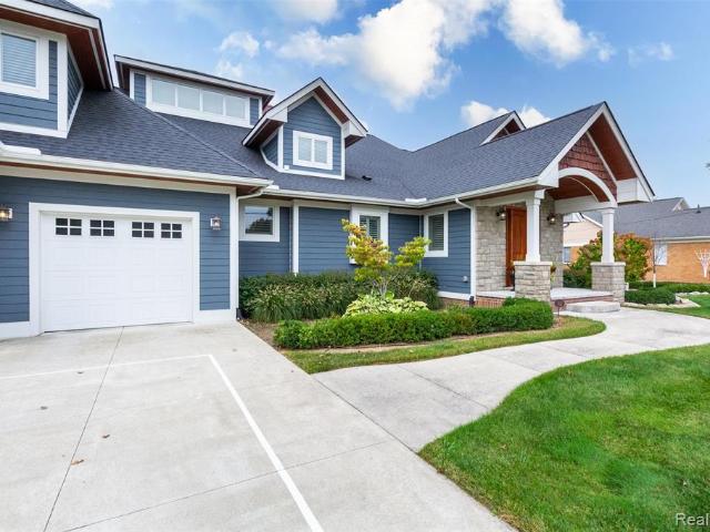 302 Tanview Drive
