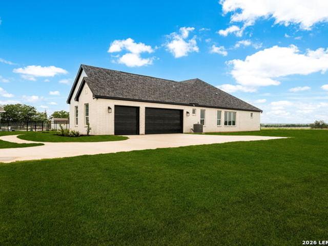 302 Venado Oaks
