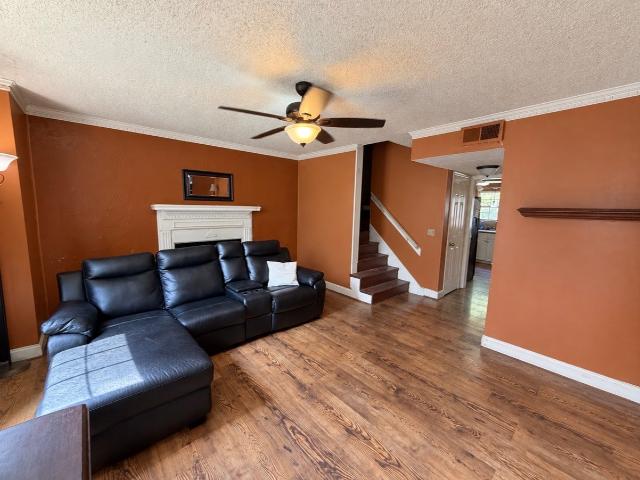3035 Mossdale Dr