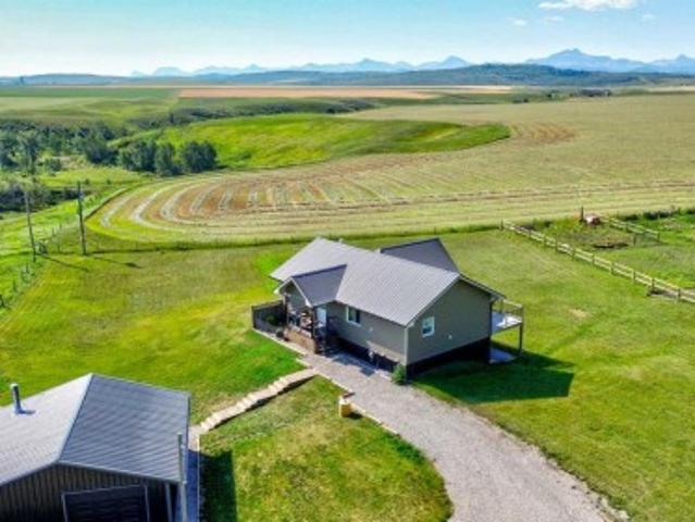 30319 Township Road 6 2A, Rural Pincher Creek No. 9, M. D. Of, AB, T0K 1W0 house for sale | Listing ID A2281 | Royal LePage