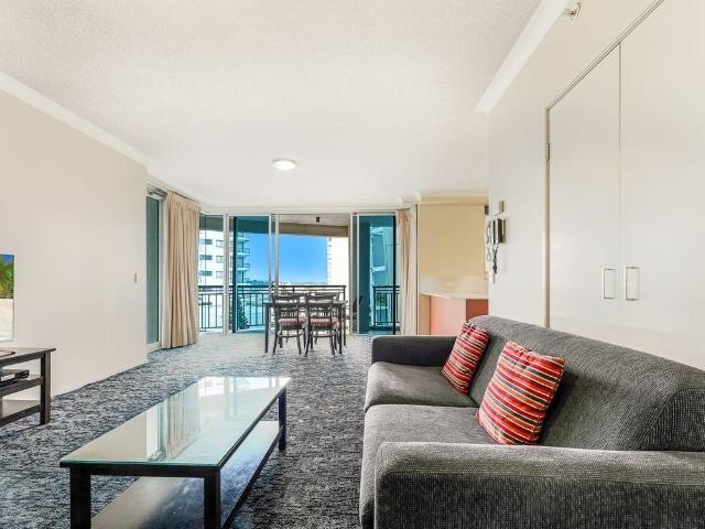3032/23 Ferny Av