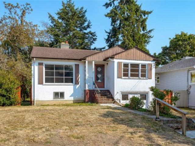 3033 Carroll St, Victoria, BC, V9A 1R5 house for sale | Listing ID 1045 | Royal LePage