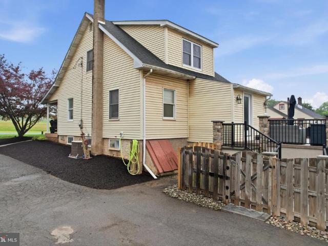 3033 Linfield Road