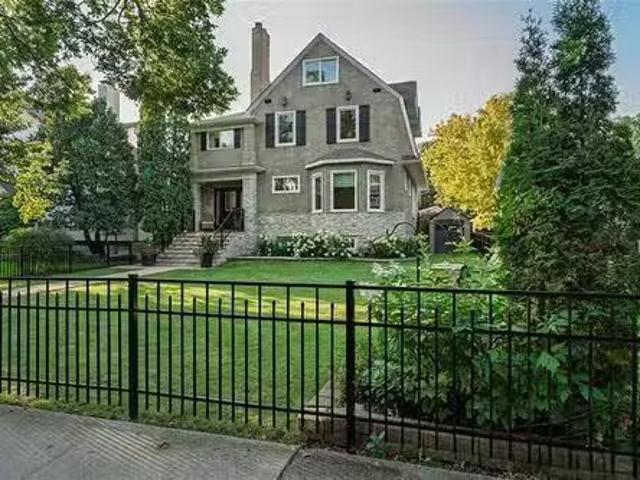 303 Ashland Ave, Winnipeg, MB, R3L 1L6 Luxury House for sale.