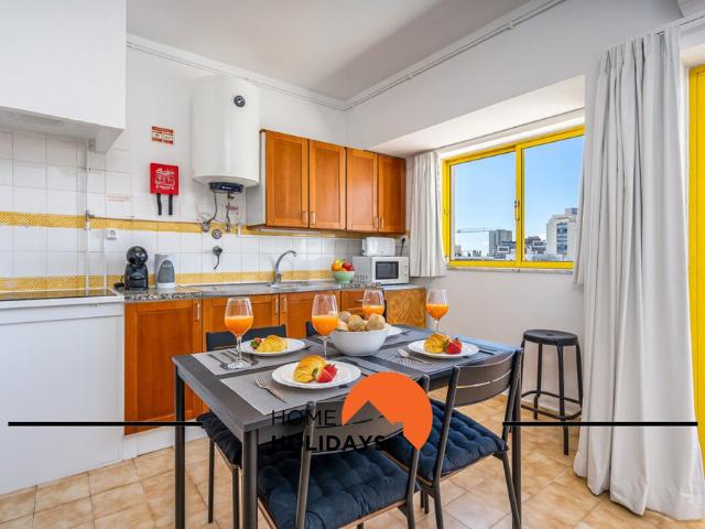 #303 Atlantida Praia da Rocha by Home Holidays