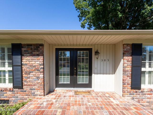 303 Greenhill Drive