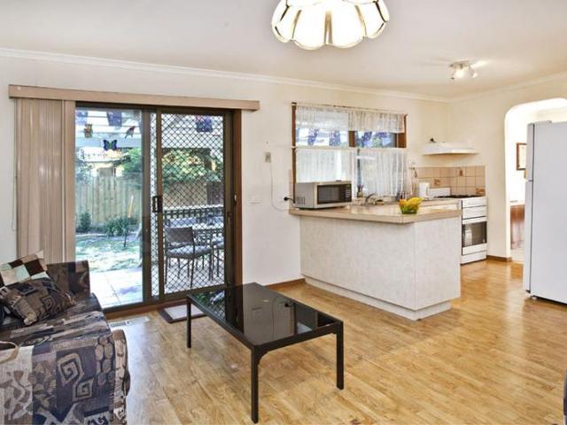303 Dandelion Drive Rowville, VIC 3178