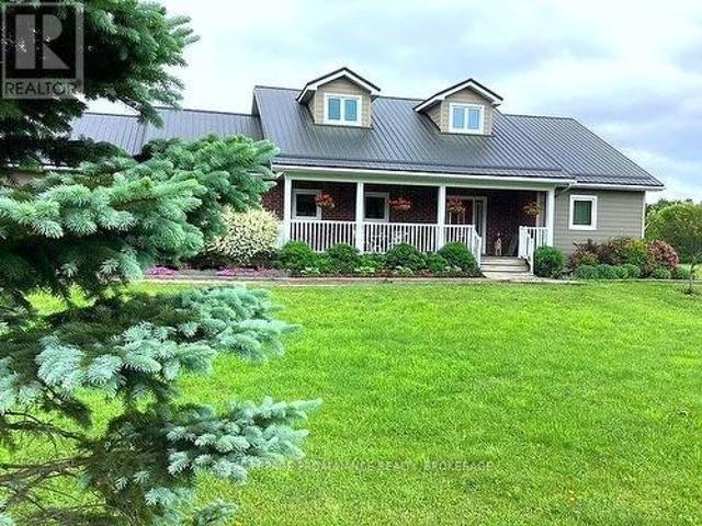 303 Escott Rockport Road, Leeds And The Thousand Islands, ON, K0E 1R0 Luxury House for sale | Listing ID X12934 | Royal LePage Carriage Trade Luxury Properties