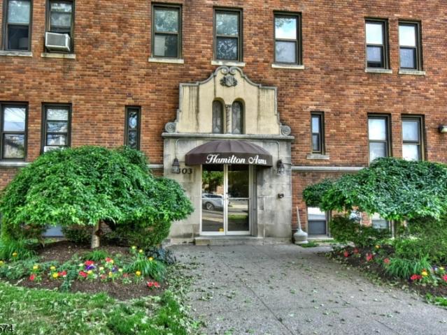 303 Hamilton Pl # A4